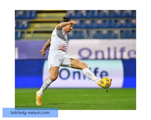 伊布射门方式展现出多样化技能，表现值得关注