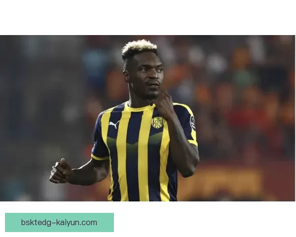 雷吉纳中场组织能力逐渐提升，表现值得关注